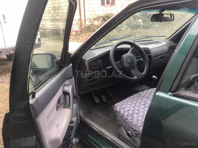 Renault 19 1994, 200,000 km - 1.7 l - Qusar