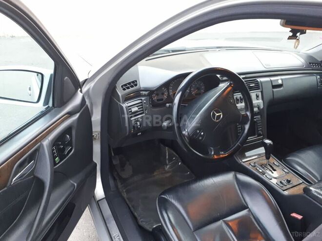 Mercedes E 280 2000, 185,000 km - 2.8 l - Bakı