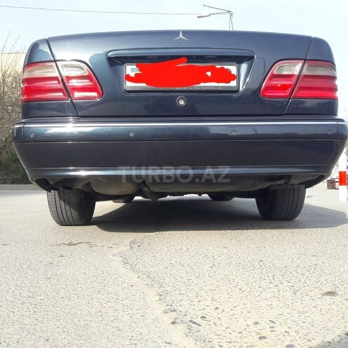 Mercedes E 240 2001, 298,000 km - 2.6 l - Bakı