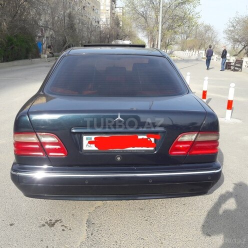 Mercedes E 240 2001, 298,000 km - 2.6 l - Bakı