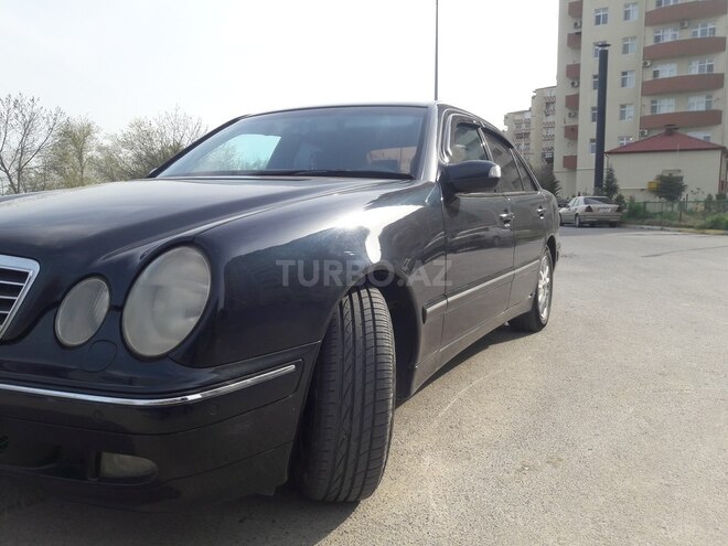 Mercedes E 240 2001, 298,000 km - 2.6 l - Bakı