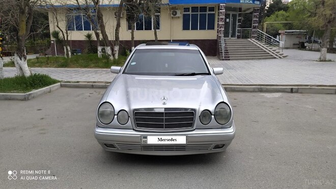 Mercedes E 280 1999, 250,000 km - 2.8 l - Sumqayıt