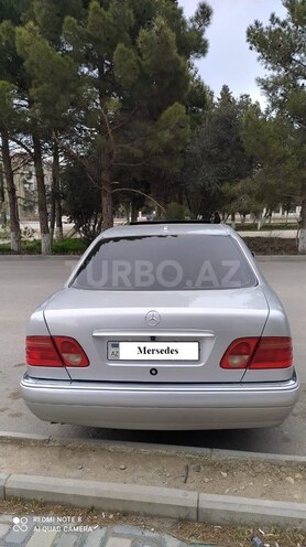 Mercedes E 280 1999, 250,000 km - 2.8 l - Sumqayıt
