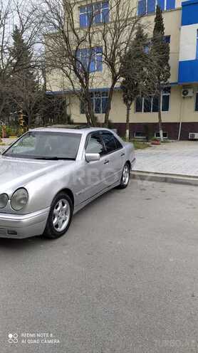 Mercedes E 280 1999, 250,000 km - 2.8 l - Sumqayıt