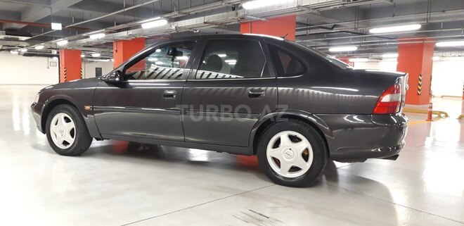 Opel Vectra 1996, 320,000 km - 1.6 л - Gəncə