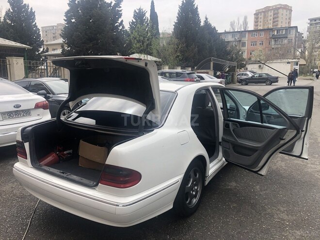 Mercedes E 240 2000, 390,000 km - 2.4 l - Bakı