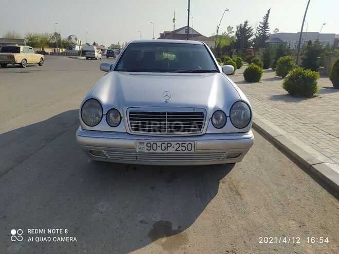 Mercedes E 220 1996, 746,581 km - 2.2 l - Sabirabad