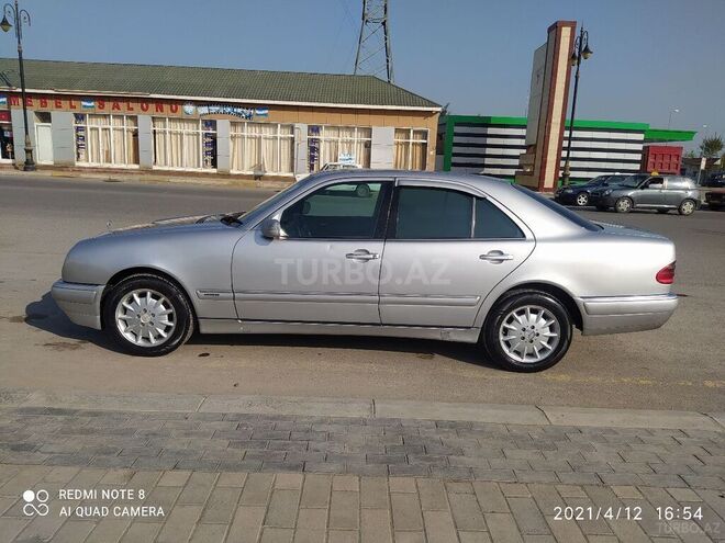 Mercedes E 220 1996, 746,581 km - 2.2 l - Sabirabad