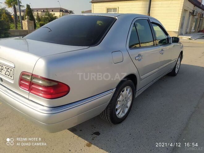 Mercedes E 220 1996, 746,581 km - 2.2 l - Sabirabad