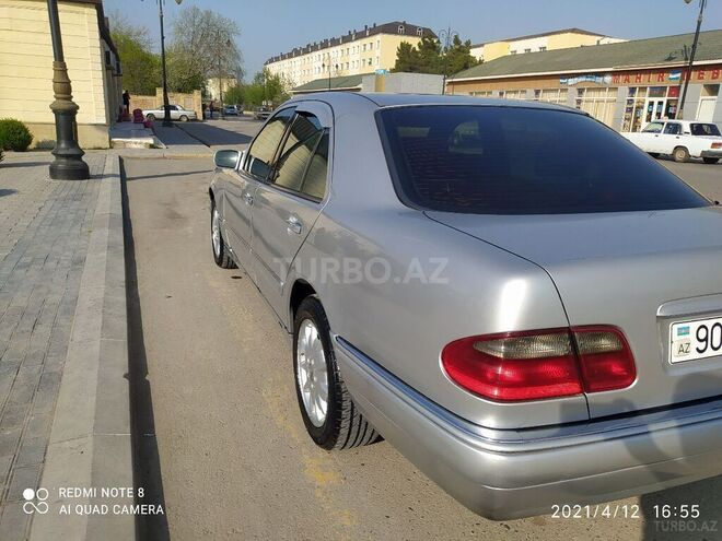 Mercedes E 220 1996, 746,581 km - 2.2 l - Sabirabad