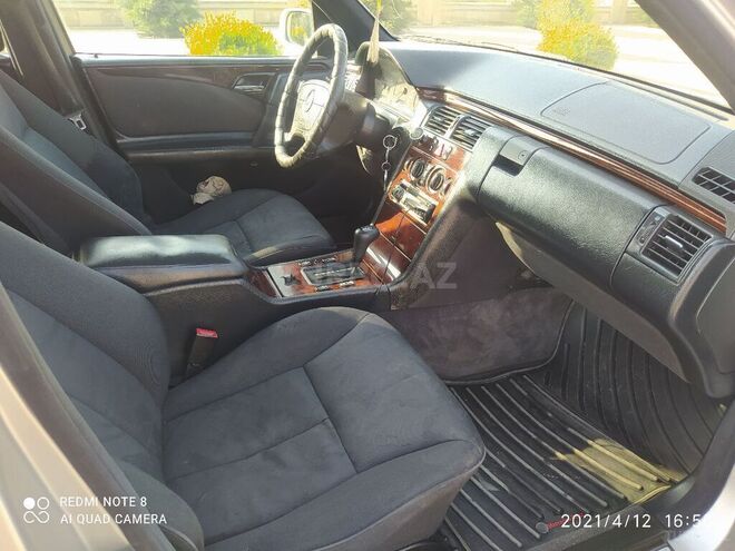 Mercedes E 220 1996, 746,581 km - 2.2 l - Sabirabad