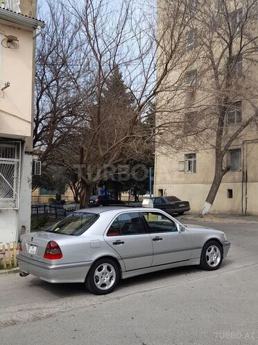 Mercedes C 200 1999, 260,000 km - 2.0 л - Bakı