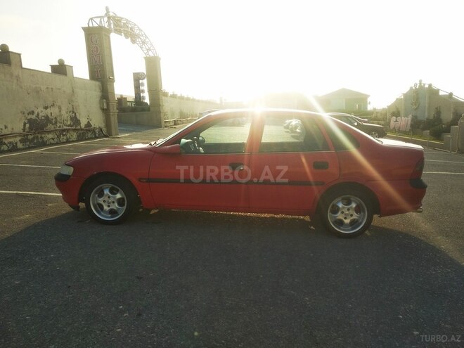 Opel Vectra 1995, 325,644 km - 1.6 л - Sumqayıt