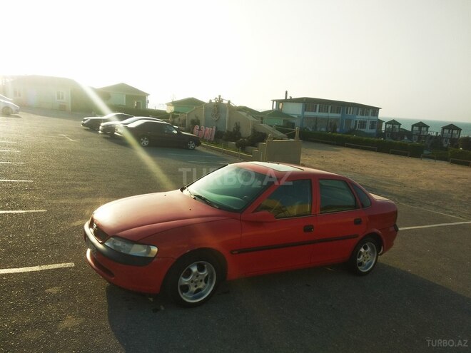 Opel Vectra 1995, 325,644 km - 1.6 л - Sumqayıt