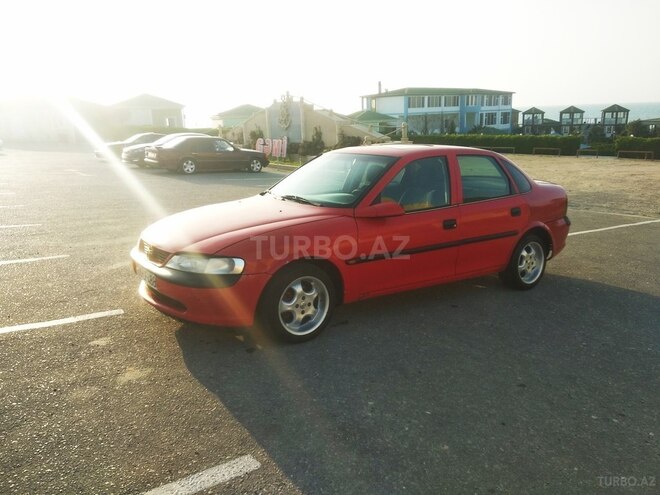 Opel Vectra 1995, 325,644 km - 1.6 л - Sumqayıt