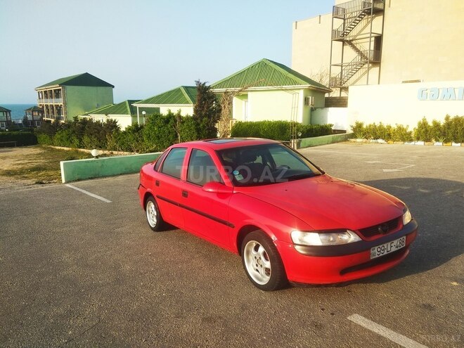 Opel Vectra 1995, 325,644 km - 1.6 л - Sumqayıt
