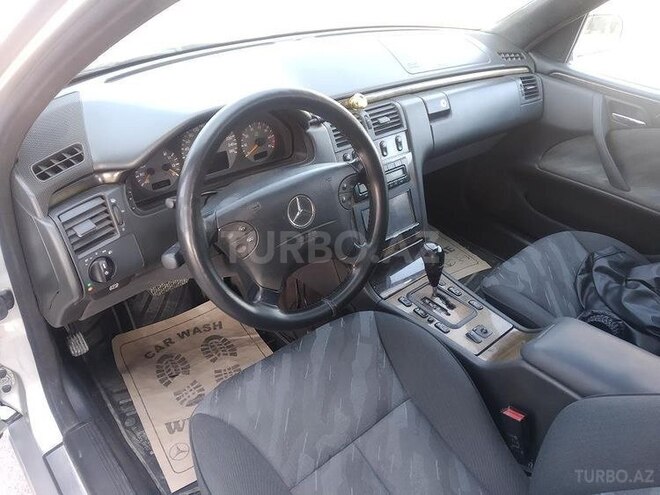 Mercedes E 240 2000, 260,000 km - 2.4 л - Xırdalan