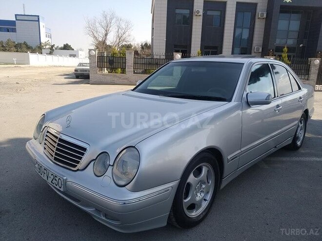 Mercedes E 240 2000, 260,000 km - 2.4 л - Xırdalan