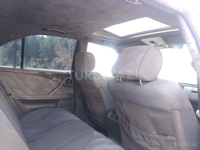 Mercedes E 240 2000, 260,000 km - 2.4 л - Xırdalan
