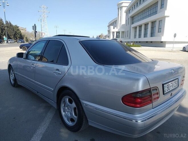 Mercedes E 240 2000, 260,000 km - 2.4 л - Xırdalan