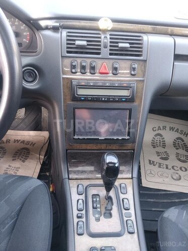 Mercedes E 240 2000, 260,000 km - 2.4 л - Xırdalan