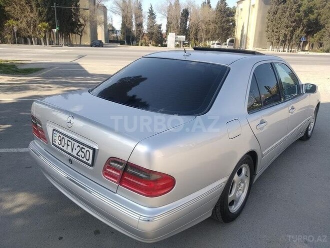 Mercedes E 240 2000, 260,000 km - 2.4 л - Xırdalan