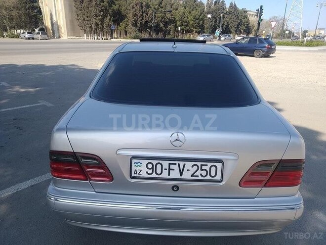 Mercedes E 240 2000, 260,000 km - 2.4 л - Xırdalan