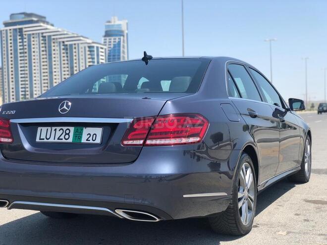 Mercedes E 220 2015, 211,000 km - 2.2 л - Bakı