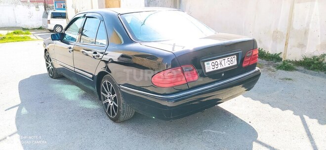 Mercedes E 240 1998, 290,000 km - 2.4 l - Bakı