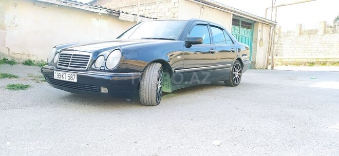 Mercedes E 240 1998, 290,000 km - 2.4 l - Bakı