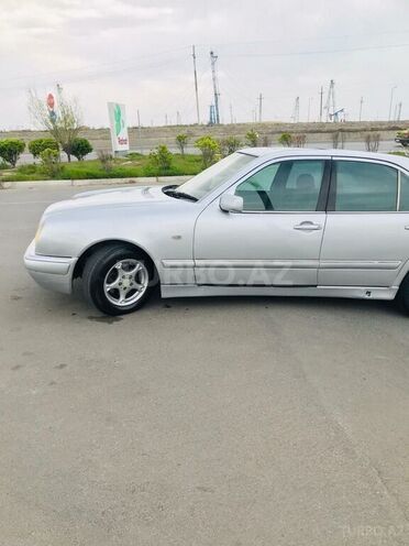 Mercedes E 230 1996, 70,000 km - 2.3 l - Bakı