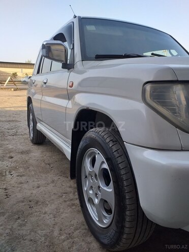 Mitsubishi Pajero io 2001, 247,365 km - 2.0 л - Şirvan