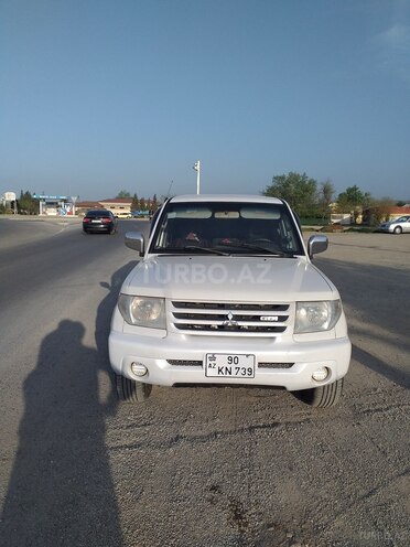 Mitsubishi Pajero io 2001, 247,365 km - 2.0 л - Şirvan