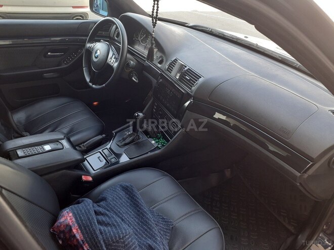 BMW 528 2001, 180,000 km - 2.8 l - Bakı