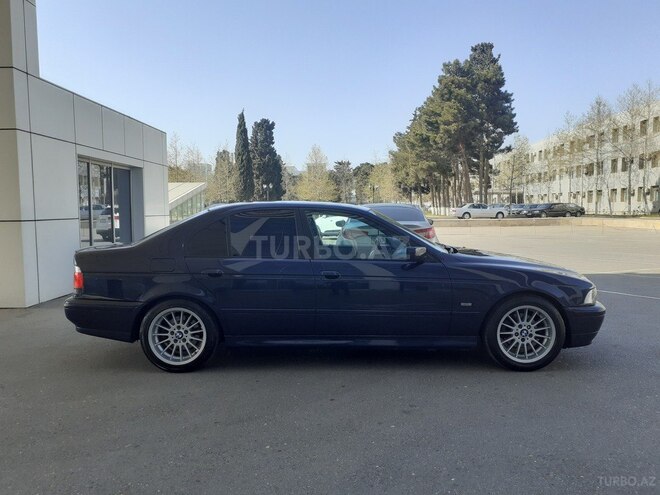BMW 528 2001, 180,000 km - 2.8 l - Bakı