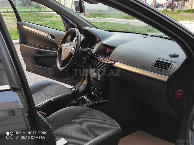 Opel Astra 2009, 146,000 km - 1.4 л - Bakı