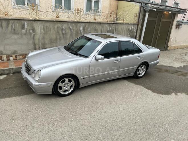Mercedes E 200 2001, 100,000 km - 2.0 l - Quba