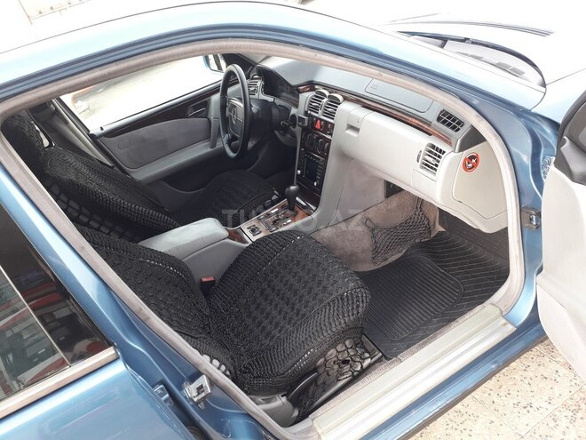 Mercedes E 220 1998, 265,398 km - 2.2 л - Sumqayıt