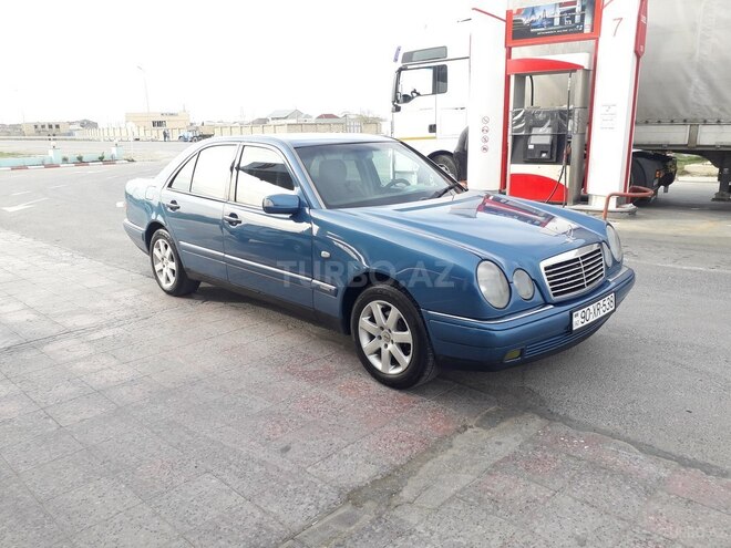 Mercedes E 220 1998, 265,398 km - 2.2 л - Sumqayıt