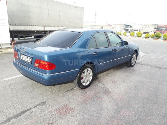 Mercedes E 220 1998, 265,398 km - 2.2 л - Sumqayıt