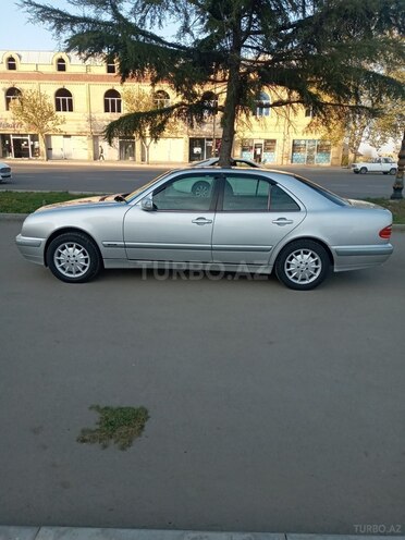Mercedes E 200 2000, 234,000 km - 2.0 l - Gəncə