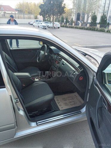Mercedes E 200 2000, 234,000 km - 2.0 l - Gəncə