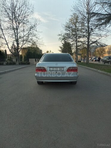 Mercedes E 200 2000, 234,000 km - 2.0 l - Gəncə