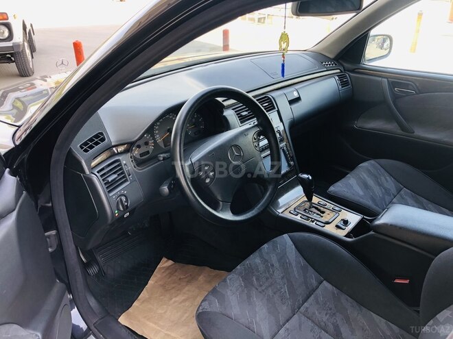 Mercedes E 270 2001, 255,017 km - 2.7 l - Bakı