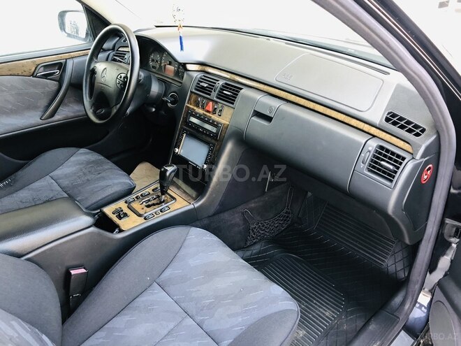 Mercedes E 270 2001, 255,017 km - 2.7 l - Bakı
