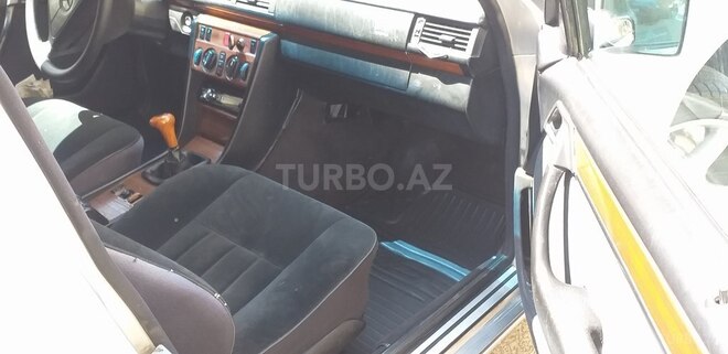 Mercedes E 200 1994, 254,000 km - 2.0 l - Bakı