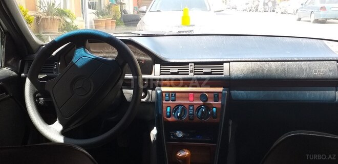Mercedes E 200 1994, 254,000 km - 2.0 l - Bakı