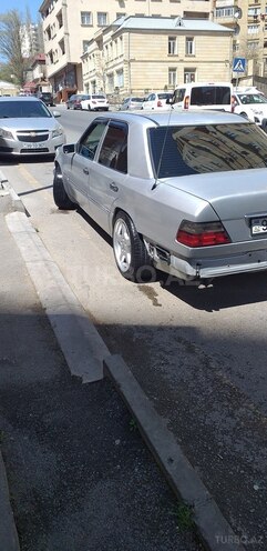 Mercedes E 200 1994, 254,000 km - 2.0 l - Bakı