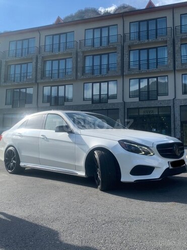 Mercedes E 350 2013, 118,000 km - 3.5 l - Qax