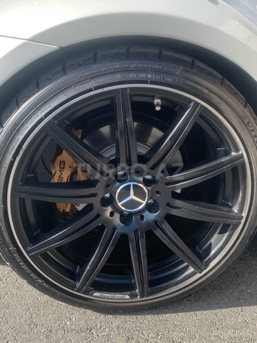 Mercedes E 350 2013, 118,000 km - 3.5 l - Qax